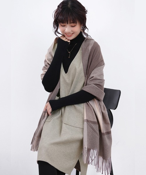 Doux Belle（ドゥーベル）の「パイピング深Vネックジャンパースカート（ジャンパースカート・レディース・ライトグレー/ベージュ/カーキ/ネイビー/ダークグレー/ブラウン・MEDIUM/SMALL）」の7枚目の写真