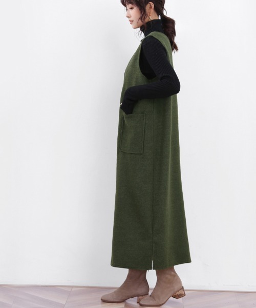 Doux Belle（ドゥーベル）の「パイピング深Vネックジャンパースカート（ジャンパースカート・レディース・ライトグレー/ベージュ/カーキ/ネイビー/ダークグレー/ブラウン・MEDIUM/SMALL）」の15枚目の写真