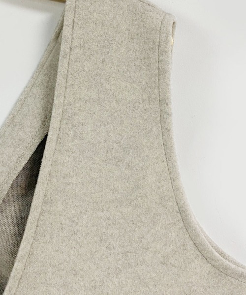 Doux Belle（ドゥーベル）の「パイピング深Vネックジャンパースカート（ジャンパースカート・レディース・ライトグレー/ベージュ/カーキ/ネイビー/ダークグレー/ブラウン・MEDIUM/SMALL）」の20枚目の写真