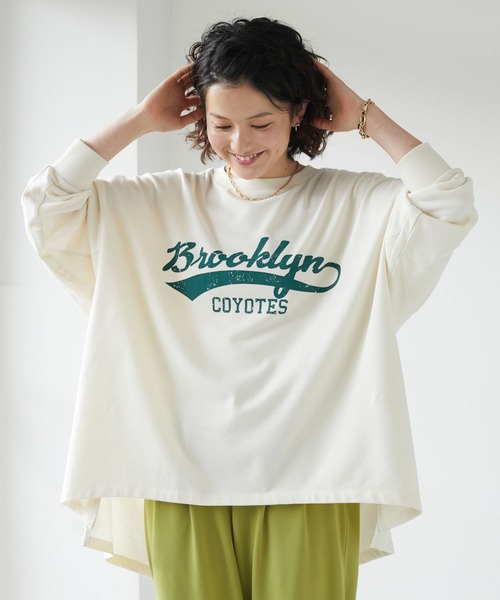 SEVENDAYS=SUNDAY(セブンデイズサンデイ)の「ミニ裏毛カレッジサイドスリッドプルオーバー *◆(スウェット・レディース・アイボリー/グリーン/レッド/チャコールグレー・M/L)」の1枚目の写真