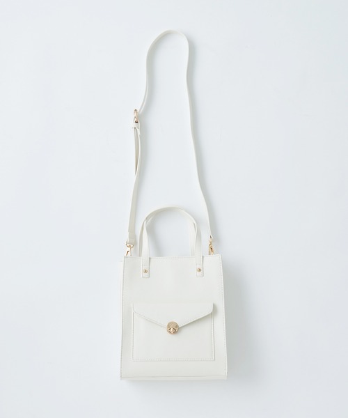 OLIVE des OLIVE(オリーブデオリーブ)の「【WEB限定】ポケット付きスクエアトート(ショルダーバッグ・レディース・ホワイト/ブラック/オフホワイト/グリーン・FREE)」の6枚目の写真