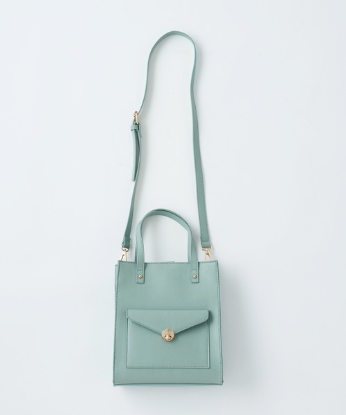 OLIVE des OLIVE(オリーブデオリーブ)の「【WEB限定】ポケット付きスクエアトート(ショルダーバッグ・レディース・ホワイト/ブラック/オフホワイト/グリーン・FREE)」の12枚目の写真