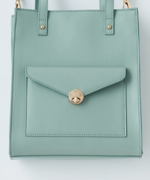 OLIVE des OLIVE(オリーブデオリーブ)の「【WEB限定】ポケット付きスクエアトート(ショルダーバッグ・レディース・ホワイト/ブラック/オフホワイト/グリーン・FREE)」の16枚目の写真