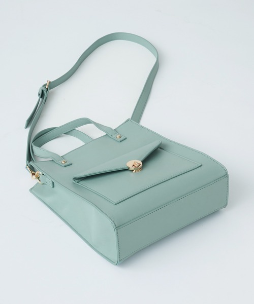 OLIVE des OLIVE(オリーブデオリーブ)の「【WEB限定】ポケット付きスクエアトート(ショルダーバッグ・レディース・ホワイト/ブラック/オフホワイト/グリーン・FREE)」の20枚目の写真