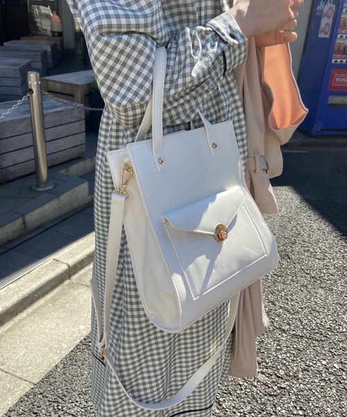 OLIVE des OLIVE(オリーブデオリーブ)の「【WEB限定】ポケット付きスクエアトート(ショルダーバッグ・レディース・ホワイト/ブラック/オフホワイト/グリーン・FREE)」の22枚目の写真