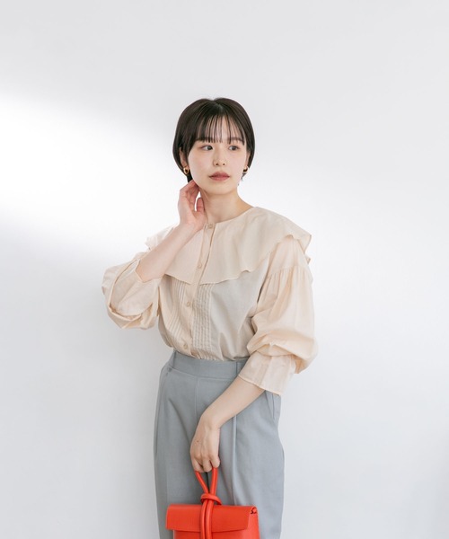 UR Lab.（アーバンリサーチラボ）の「コットンラッフルカラーブラウス（Tシャツ/カットソー・レディース・ベージュ/ブラック/カーキ・FREE）」の3枚目の写真