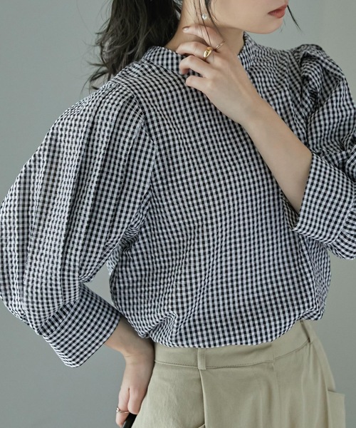 Fashion Letter（ファッションレター）の「バックリボンボリュームスリーブハイネックブラウス（シャツ/ブラウス・レディース・ベージュ/グリーン/サックスブルー/ブラック・M）」の2枚目の写真