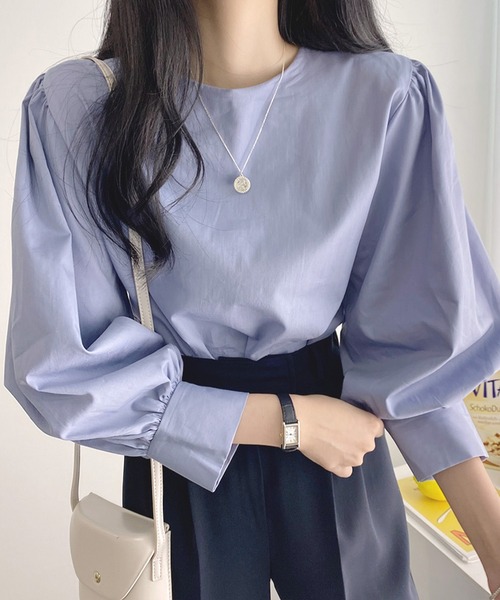 AMOUR BOX(アムールボックス)の「ギャザーボリュームスリーブブラウス(シャツ/ブラウス・レディース・ホワイト/ブラック/ブルー・MEDIUM/LARGE/X-LARGE)」の3枚目の写真