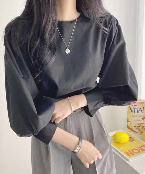 AMOUR BOX(アムールボックス)の「ギャザーボリュームスリーブブラウス(シャツ/ブラウス・レディース・ホワイト/ブラック/ブルー・MEDIUM/LARGE/X-LARGE)」の10枚目の写真