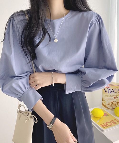 AMOUR BOX(アムールボックス)の「ギャザーボリュームスリーブブラウス(シャツ/ブラウス・レディース・ホワイト/ブラック/ブルー・MEDIUM/LARGE/X-LARGE)」の8枚目の写真