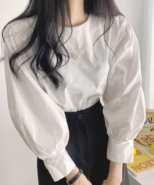 AMOUR BOX(アムールボックス)の「ギャザーボリュームスリーブブラウス(シャツ/ブラウス・レディース・ホワイト/ブラック/ブルー・MEDIUM/LARGE/X-LARGE)」の7枚目の写真