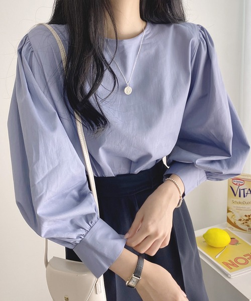 AMOUR BOX(アムールボックス)の「ギャザーボリュームスリーブブラウス(シャツ/ブラウス・レディース・ホワイト/ブラック/ブルー・MEDIUM/LARGE/X-LARGE)」の11枚目の写真