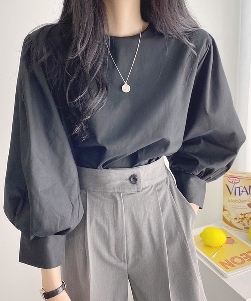 AMOUR BOX(アムールボックス)の「ギャザーボリュームスリーブブラウス(シャツ/ブラウス・レディース・ホワイト/ブラック/ブルー・MEDIUM/LARGE/X-LARGE)」の12枚目の写真