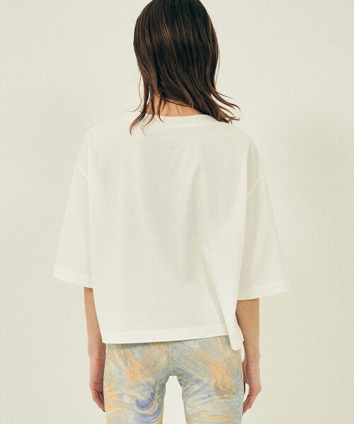 CITY TOKYO（シティトウキョウ）の「ZOE ART GRAPHIC TEE（Tシャツ/カットソー・レディース・ホワイト/グレイッシュベージュ・FREE）」の10枚目の写真