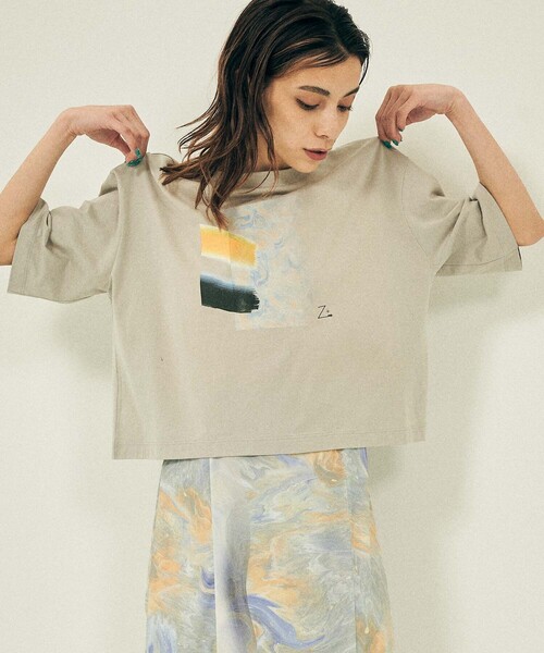 CITY TOKYO（シティトウキョウ）の「ZOE ART GRAPHIC TEE（Tシャツ/カットソー・レディース・ホワイト/グレイッシュベージュ・FREE）」の15枚目の写真