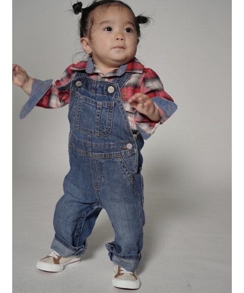 GAP(ギャップ)の「デニム オーバーオール(サロペット/オーバーオール・キッズ・ブルー・6-12M/12-18M/3-6M/18-24M)」の4枚目の写真