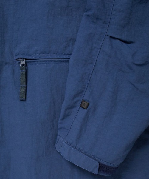 DAIWA PIER39(ダイワピア39)の「DAIWA PIER39 Tech Anorak Parka BJ-23022(その他アウター・メンズ・ネイビー/グリーン・MEDIUM/LARGE/SMALL)」の9枚目の写真