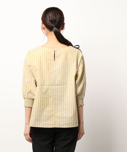 Samansa Mos2（サマンサ モスモス）の「袖口シャーリングTブラウス（シャツ/ブラウス・レディース・ネイビー/イエロー/ブルー/ブラック/オフホワイト/ピンク・ﾌﾘ-）」の12枚目の写真