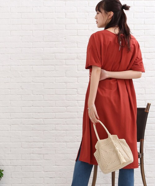 SHOO・LA・RUE(シューラルー)の「◆【接触冷感】バックリボンロングワンピース(ワンピース・レディース・ブラック/レンガ/ライトブルー/カーキ・00)」の16枚目の写真