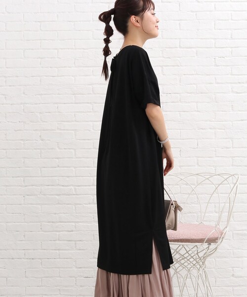 SHOO・LA・RUE(シューラルー)の「◆【接触冷感】バックリボンロングワンピース(ワンピース・レディース・ブラック/レンガ/ライトブルー/カーキ・00)」の6枚目の写真