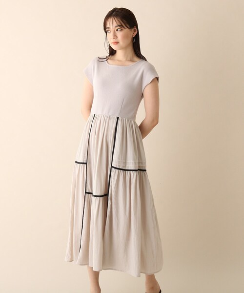 OPAQUE.CLIP（オペークドットクリップ）の「◆異素材ドッキングフレアワンピース（ワンピース・レディース・ライトグレー/ブラック・38/36）」の2枚目の写真