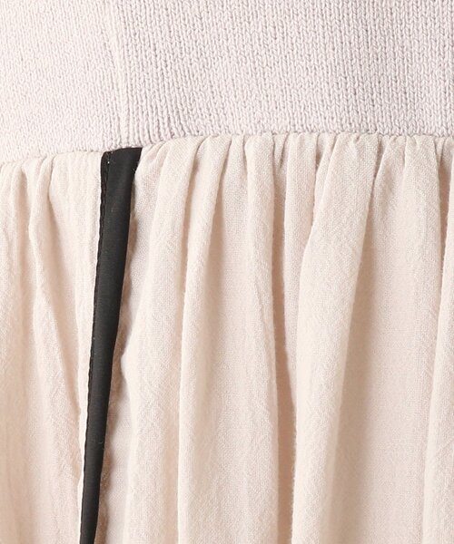 OPAQUE.CLIP（オペークドットクリップ）の「◆異素材ドッキングフレアワンピース（ワンピース・レディース・ライトグレー/ブラック・38/36）」の6枚目の写真