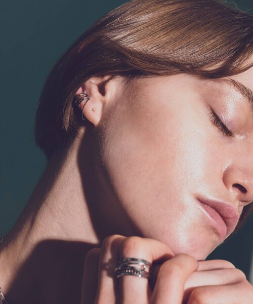 and cloud（アンドクラウド）の「Grayscale Diamond Pierce / Single（ピアス（片耳用）・レディース・イエローゴールド・FREE）」の7枚目の写真