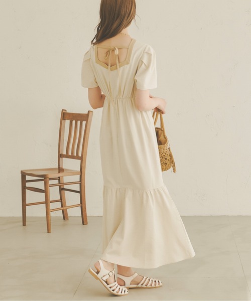 Ambre Neige（アンブルネージュ）の「シャーリングリネンフレアワンピース／WEB/EC限定商品（ワンピース・レディース・アイボリー/ライトベージュ・FREE）」の11枚目の写真