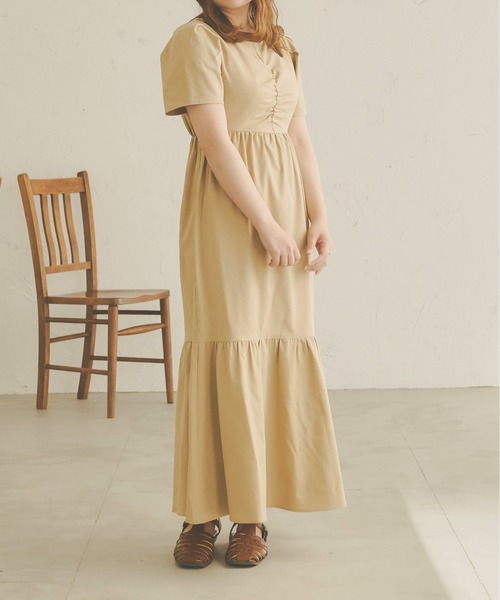 Ambre Neige（アンブルネージュ）の「シャーリングリネンフレアワンピース／WEB/EC限定商品（ワンピース・レディース・アイボリー/ライトベージュ・FREE）」の4枚目の写真