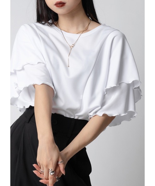 Adoon plain(アドーンプレーン)の「フリルスリーブトップス(Tシャツ/カットソー・レディース・ホワイト/ブラック/ダークブルー・FREE)」の2枚目の写真