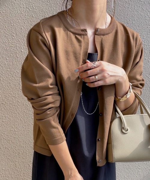 feepur（フェピュール）の「【ハンドウォッシャブル】ライトウェイトコンパクトカーディガン（カーディガン/ボレロ・レディース・ブラック/ブラウン/レッド/オフホワイト/ピンク/ブルー/グリーン・MEDIUM）」の4枚目の写真