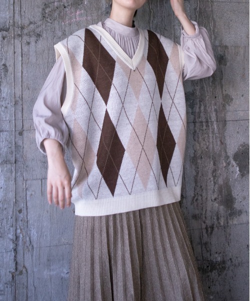 SUGGESTION(サジェッション)の「SUGGESTION レトロ総柄ジャガード ニットベスト 2022AW(ベスト・メンズ・ホワイト/ブラック/ベージュ/グリーン・M/L)」の7枚目の写真