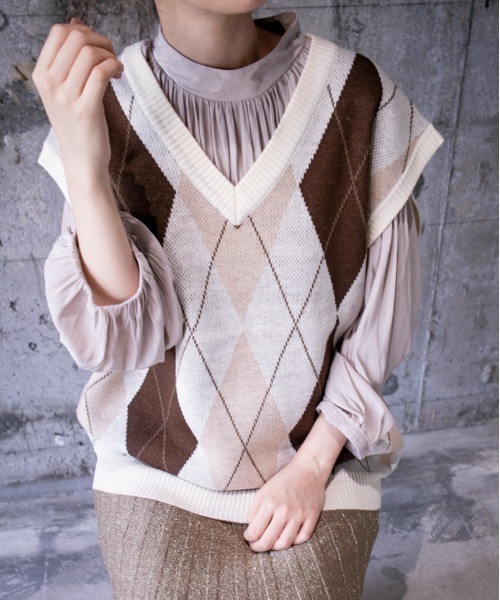 SUGGESTION(サジェッション)の「SUGGESTION レトロ総柄ジャガード ニットベスト 2022AW(ベスト・メンズ・ホワイト/ブラック/ベージュ/グリーン・M/L)」の14枚目の写真