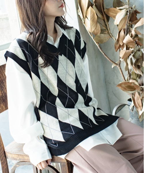 SUGGESTION(サジェッション)の「SUGGESTION レトロ総柄ジャガード ニットベスト 2022AW(ベスト・メンズ・ホワイト/ブラック/ベージュ/グリーン・M/L)」の21枚目の写真