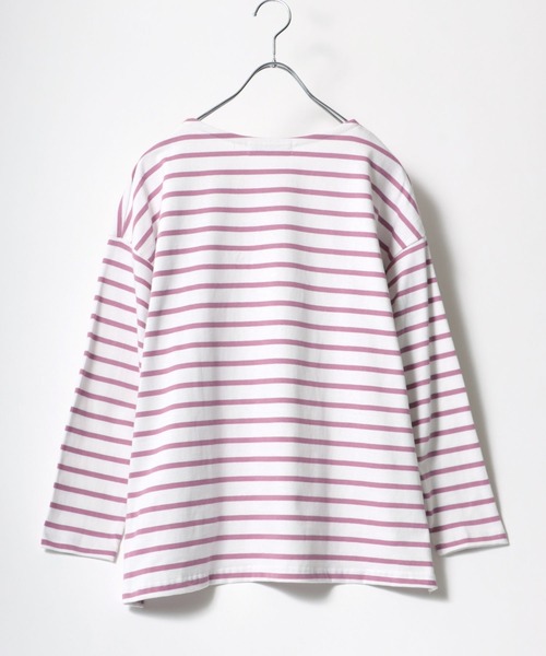 Salong hameu(サロン ハミュー)の「ゆるシルエット ボートネックロンT/無地・ボーダー/長袖プルオーバー(Tシャツ/カットソー・レディース・ブラック/キャメル/ホワイト/ライトパープル/ネイビー/ホワイト×ブラック/ネイビー×ホワイト/ホワイト×パープル/ホワイト×グリーン・M/L)」の13枚目の写真