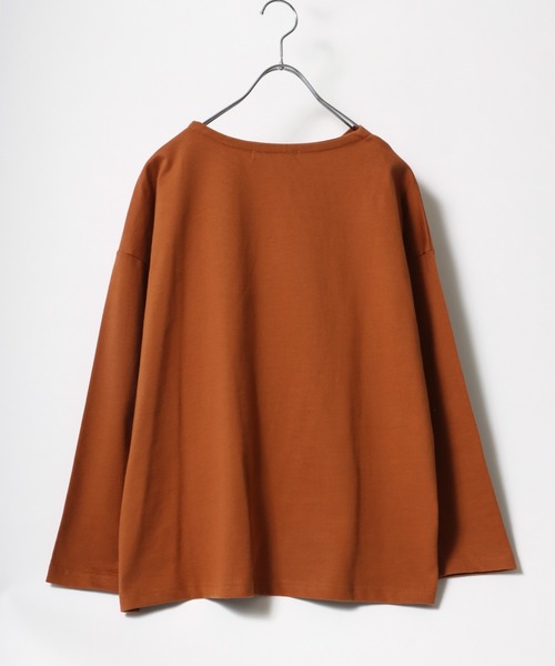 Salong hameu(サロン ハミュー)の「ゆるシルエット ボートネックロンT/無地・ボーダー/長袖プルオーバー(Tシャツ/カットソー・レディース・ブラック/キャメル/ホワイト/ライトパープル/ネイビー/ホワイト×ブラック/ネイビー×ホワイト/ホワイト×パープル/ホワイト×グリーン・M/L)」の18枚目の写真