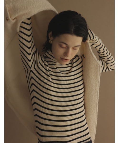 Re:EDIT（リエディ）の「[2022A/W COLLECTION]タートルネック指穴リブニットトップス（ニット/セーター・レディース・杢グレー/パープル/ブラウン/グリーン/アイボリー/ホワイト系その他/ブラック・MEDIUM/LARGE）」の17枚目の写真