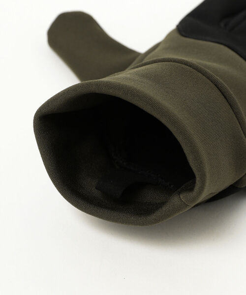 THE NORTH FACE（ザノースフェイス）の「THE NORTH FACE / Etip Glove（手袋・メンズ・ブラック/オリーブ・MEDIUM）」の10枚目の写真