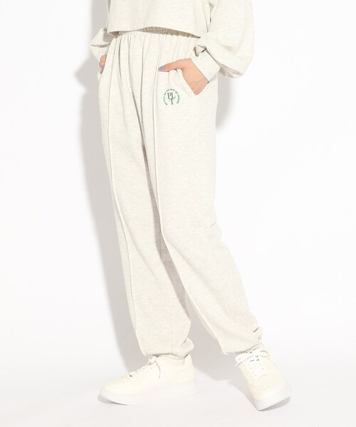 PINK-latte(ピンクラテ)の「◆【セットアップで着用可】ワンポイントロゴスウェットパンツ(その他パンツ・キッズ・ライトグレー/ダークグリーン/ブラック・15 /14/16)」の1枚目の写真