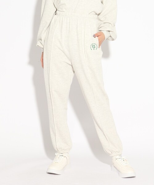 PINK-latte(ピンクラテ)の「◆【セットアップで着用可】ワンポイントロゴスウェットパンツ(その他パンツ・キッズ・ライトグレー/ダークグリーン/ブラック・15 /14/16)」の4枚目の写真