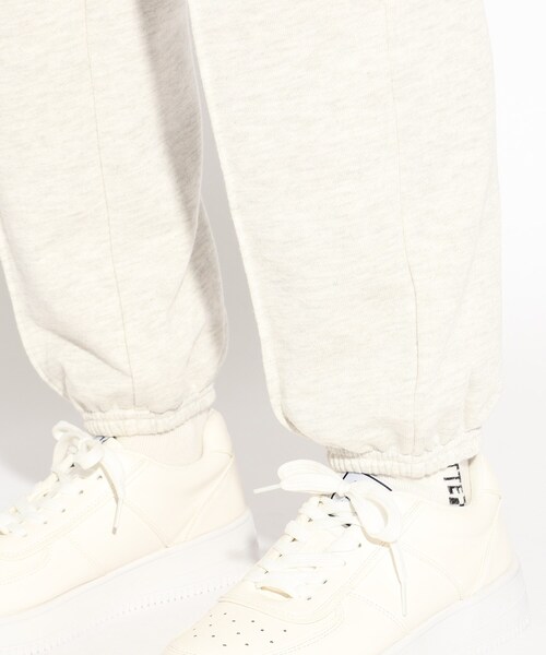 PINK-latte(ピンクラテ)の「◆【セットアップで着用可】ワンポイントロゴスウェットパンツ(その他パンツ・キッズ・ライトグレー/ダークグリーン/ブラック・15 /14/16)」の8枚目の写真