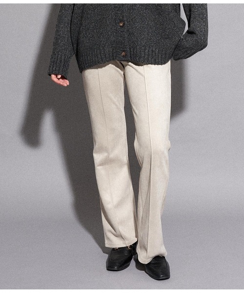 ANAP（アナップ）の「フェイクスエードフレアパンツ（その他パンツ・レディース・モカ/ブルー/グレイッシュベージュ・FREE）」の2枚目の写真