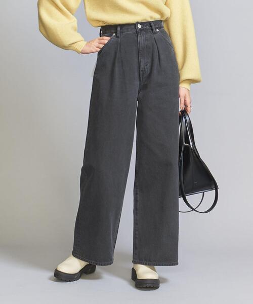 BEAUTY&YOUTH UNITED ARROWS（ビューティーアンドユースユナイテッドアローズ）の「タックフレア デニムパンツ -ウォッシャブル-（デニムパンツ・レディース・ブラック/コバルトブルー・S/M）」の2枚目の写真