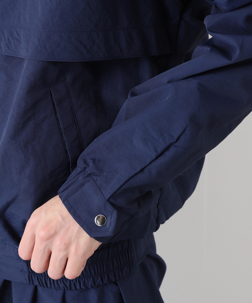 JOURNAL STANDARD（ジャーナルスタンダード）の「【DRESS×JOURNAL STANDARD】別注 JUMBO NYLON JUMPER（ブルゾン・メンズ・チャコールグレー/ネイビー・FREE）」の10枚目の写真