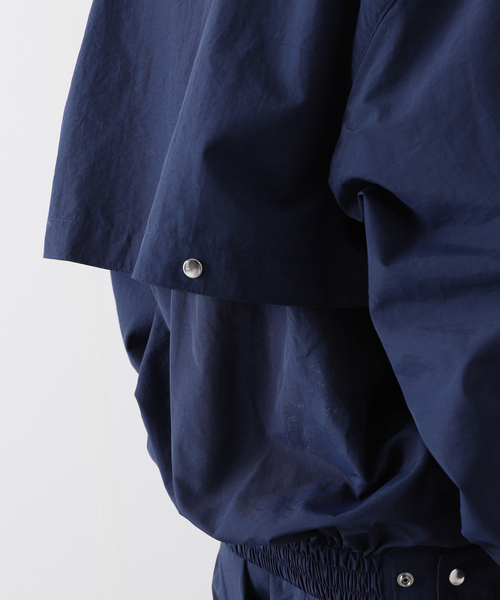 JOURNAL STANDARD（ジャーナルスタンダード）の「【DRESS×JOURNAL STANDARD】別注 JUMBO NYLON JUMPER（ブルゾン・メンズ・チャコールグレー/ネイビー・FREE）」の17枚目の写真