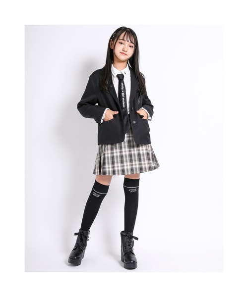 ZIDDY(ジディ)の「【 ニコ☆プチ 掲載 】チェーン ワッペン 付き テーラード ジャケット (130~160cm)(テーラードジャケット・キッズ・ブラック・130/140/150/160)」の3枚目の写真