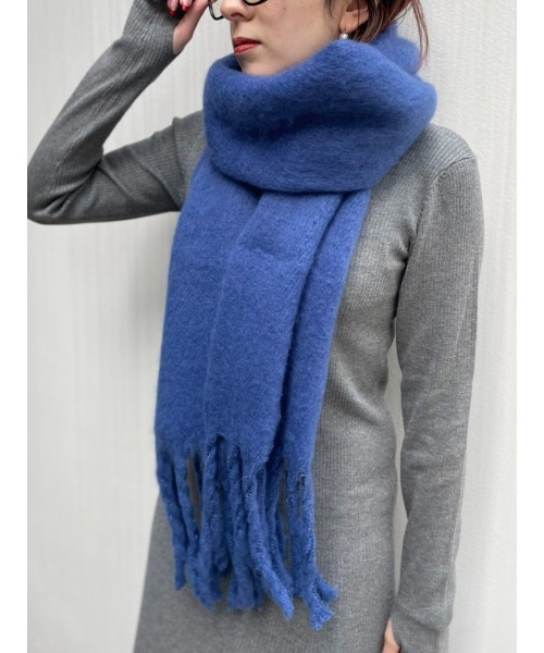 ENVYM（アンビー）の「ボリュームマフラー（マフラー・レディース・ブルー/ブラック/グリーン/チェック・FREE）」の3枚目の写真