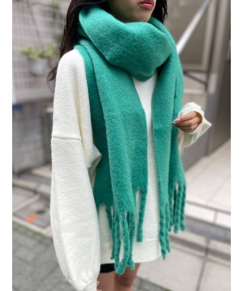 ENVYM（アンビー）の「ボリュームマフラー（マフラー・レディース・ブルー/ブラック/グリーン/チェック・FREE）」の5枚目の写真