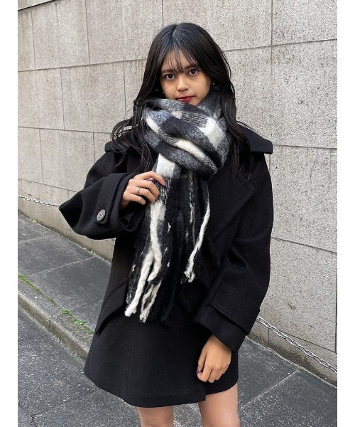 ENVYM（アンビー）の「ボリュームマフラー（マフラー・レディース・ブルー/ブラック/グリーン/チェック・FREE）」の6枚目の写真