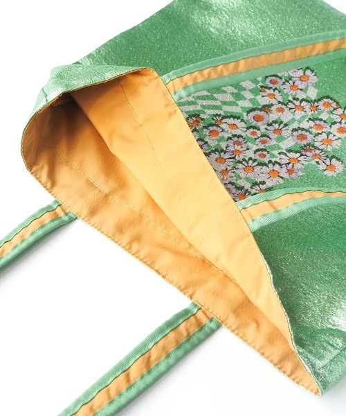 Casselini(キャセリーニ)の「Casselini(キャセリーニ)メタリックフラワープリントバッグ(トートバッグ・レディース・シルバー/グリーン/ブルー・FREE)」の9枚目の写真